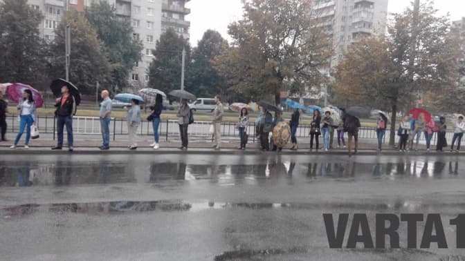 У Львові - страйк. На маршрути не виїхали 50 автобусів