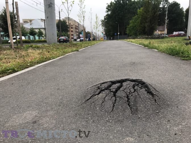 Новозбудовану велодоріжку на Чорновола перероблятимуть через руйнування