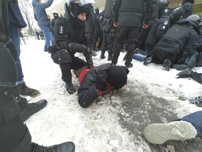 Під час пікету біля Львівського цирку сталися сутички, є затримані. Фото, відео