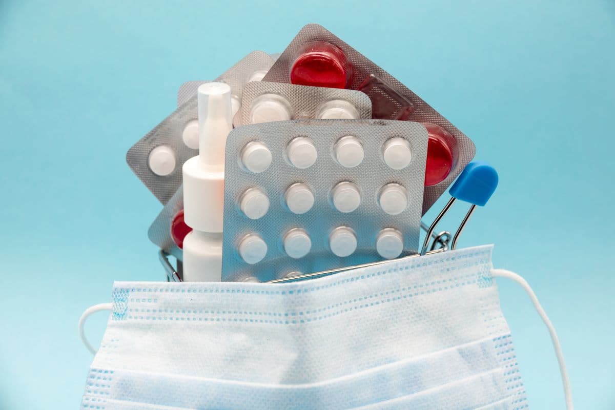 В Україні ще 990 людей підхопили коронавірус. Статистика по регіонах