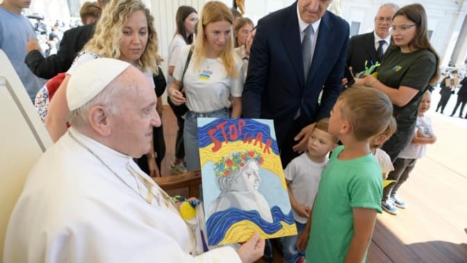 Українські діти отримали благословення Папи. Фото