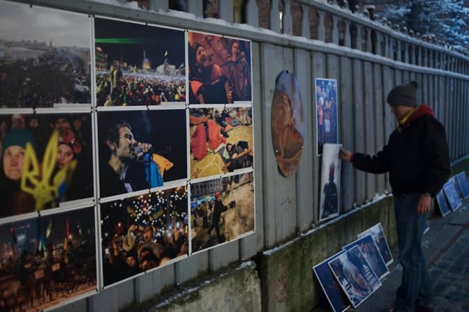 Просто неба в центрі Львова відкрили фотовиставку про Майдан