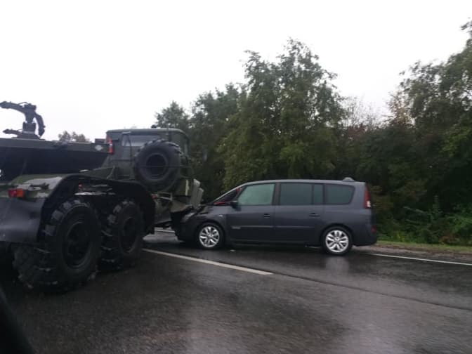 На об'їзній Львова заблоковано рух через ДТП із військовою технікою. Фото