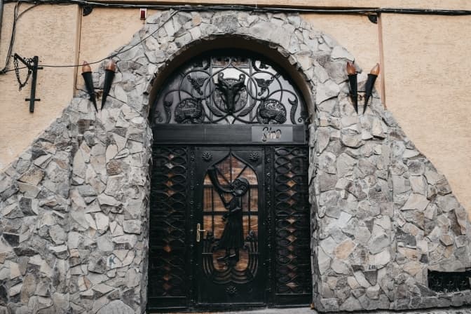 Photo by Darya Tryfanava on Unsplash

