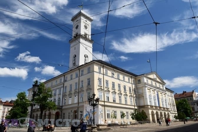 У Львові втретє за тиждень замінували міську раду