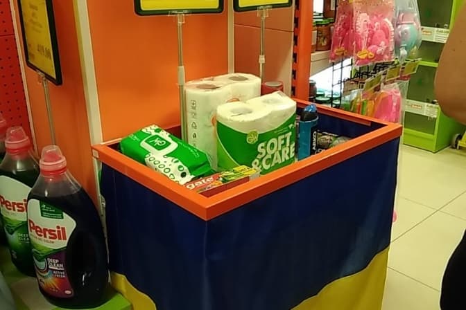 «Корзини допомоги». Мережа магазинів EVA зібрала понад 110 коробок допомоги для ЗСУ