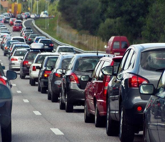 На кордоні на Львівщині утворилися черги: де найбільші