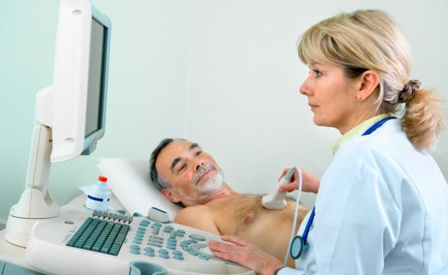 Крапельниці та уколи для профілактики. У МОЗ розвіяли міфи про захист серця від хвороб