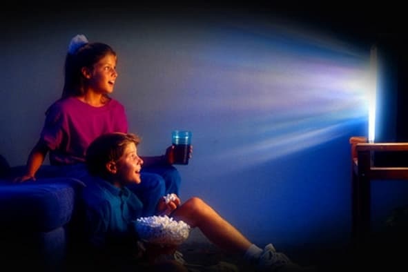 Львів’ян просять не дивитися телевізора