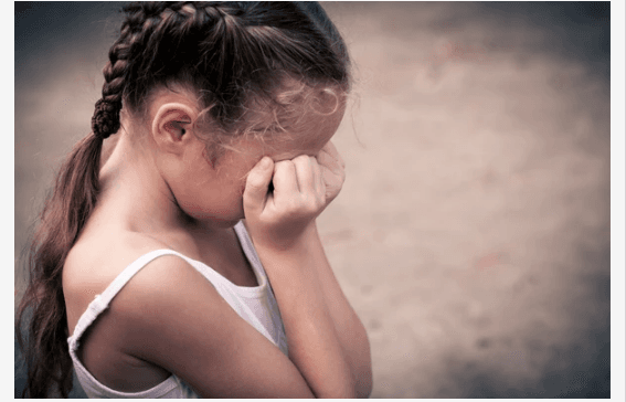 Підскочив тиск на уроці. У Львові у 12-річної дівчинки виявили вроджену ваду