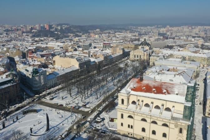 1 та 2 січня центр Львова закриють для руху транспорту