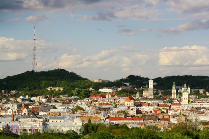 Де попити кави на терасі у Львові. Топ-10 закладів