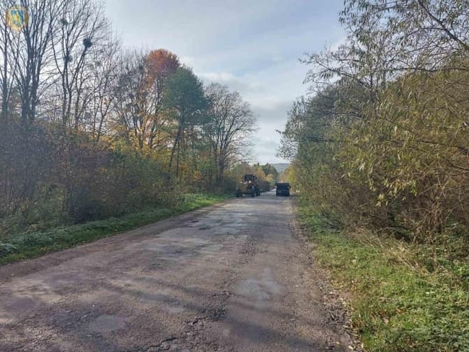 На Львівщині почали ремонт дороги до «Золотої підкови Львівщини»