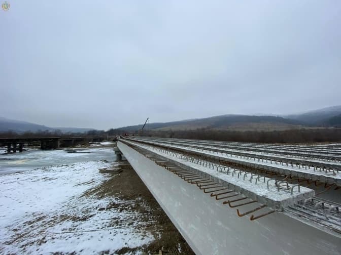 Найдовший міст у Західній Україні планують відкрити для проїзду навесні