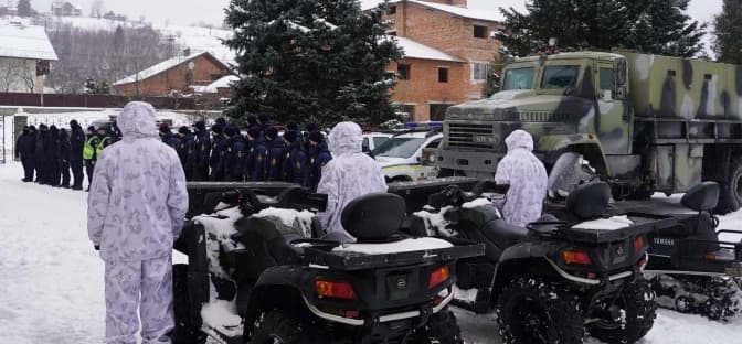 Двом мешканцям Львівщини загрожує по три роки ув'язнення за незаконну вирубку лісу