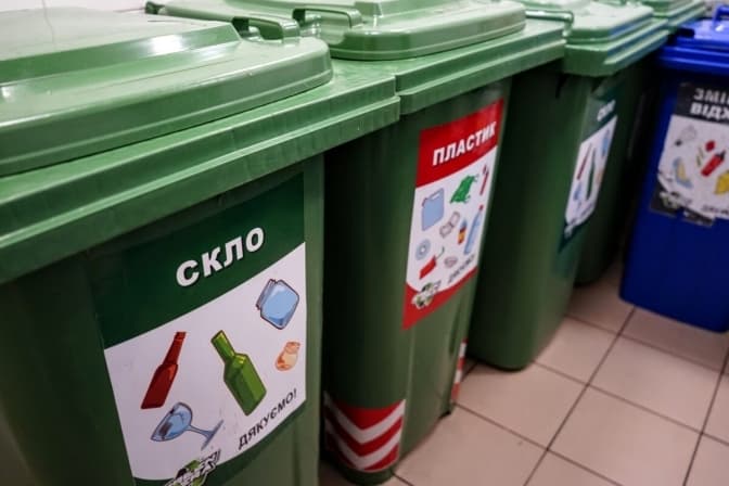У Львові встановили ще 20 контейнерів для скла