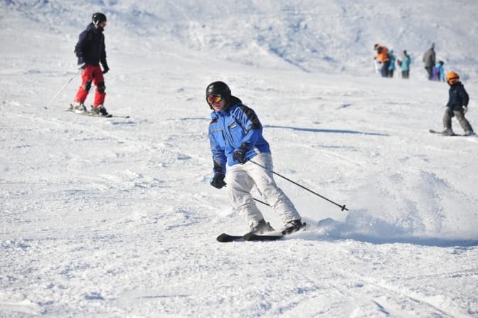 Зі Львова на лижі. Чи розпочали гірські курорти сезон і які ціни на підйомники