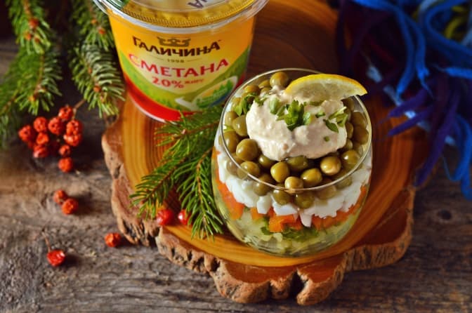 Яка страва без сметани: 10 найсмачніших соусів без майонезу до святкового столу