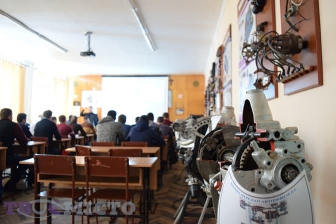 В Україні почалася вступна кампанія до коледжів та профтехучилищ