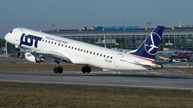Авіакомпанія LOT відкрила рейси зі Львова