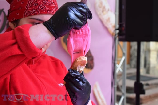 У Львові триває Міський день еклерів. Фоторепортаж