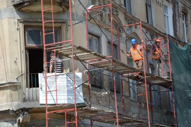 На аварійні балкони на вулиці Франка з резервного фонду планують виділити понад 400 тисяч гривень