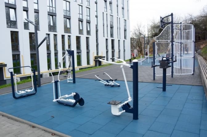 На Малоголосківській у Львові облаштували спортивний майданчик. Фото