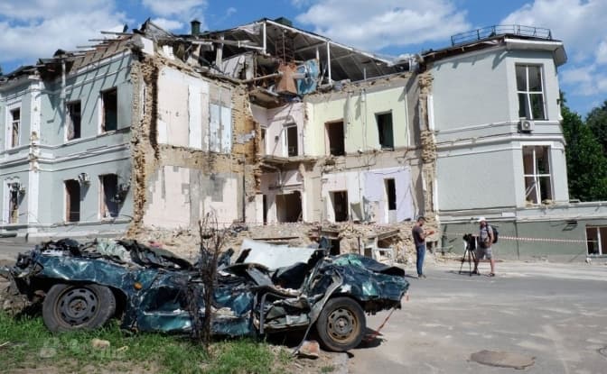 "Охматдит" оголосить тендери на протиаварійні роботи у двох пошкоджених ракетою історичних корпусах лікарні