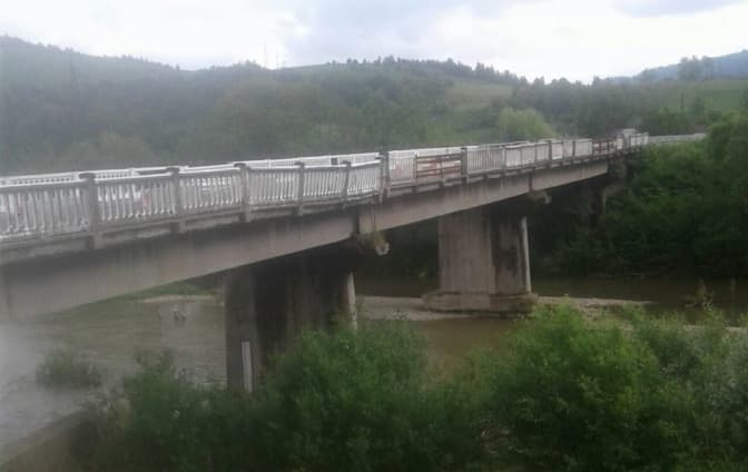 Аварійний міст на Львівщині ремонтують за понад 16 млн гривень