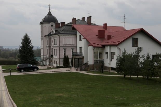 У будинку Богдана Дубневича під час обшуків вилучили IPhone та флешку з контактами Кучми