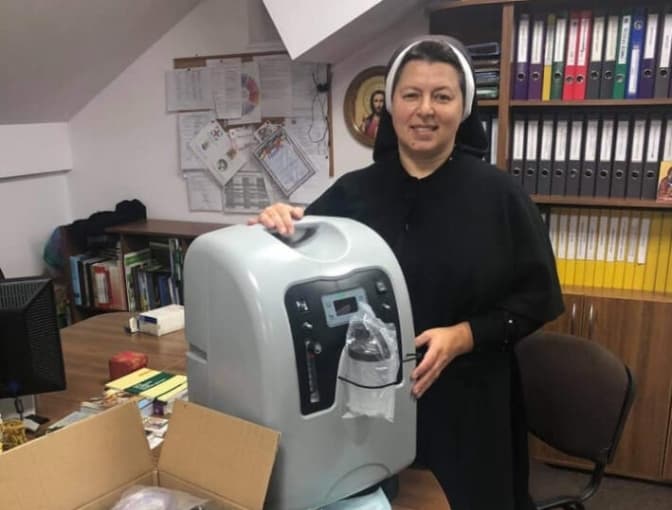 Комісія УГКЦ у Львові почала видавати людям кисневі концентратори у користування