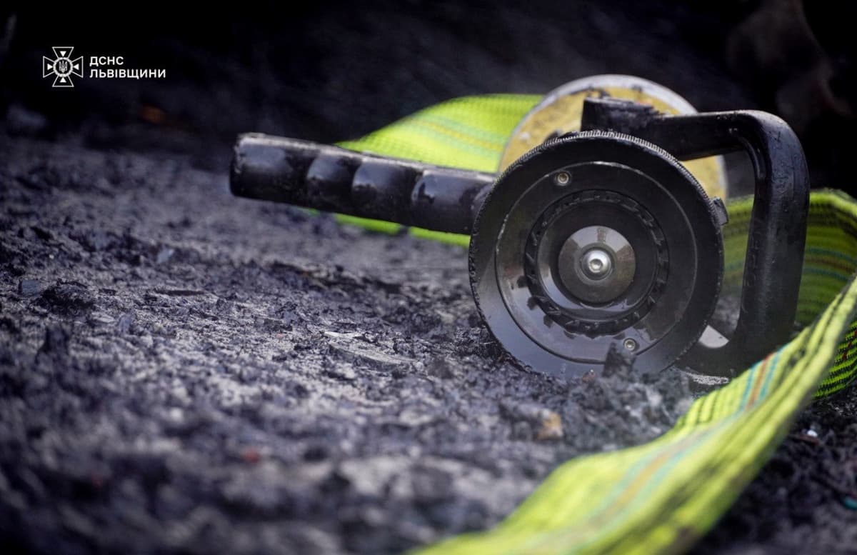 На Львівщині під час пожежі врятували чоловіка