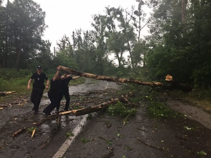 Дев’ять вулиць у Львові залишаються без світла ще від п’ятниці