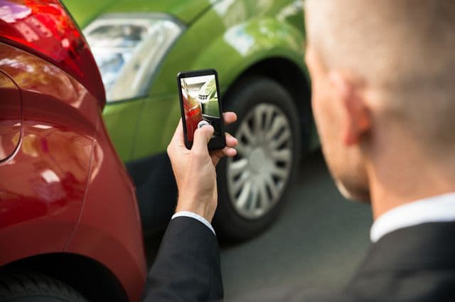 Водії можуть самі складати протоколи про ДТП за допомогою смартфонів. Деталі