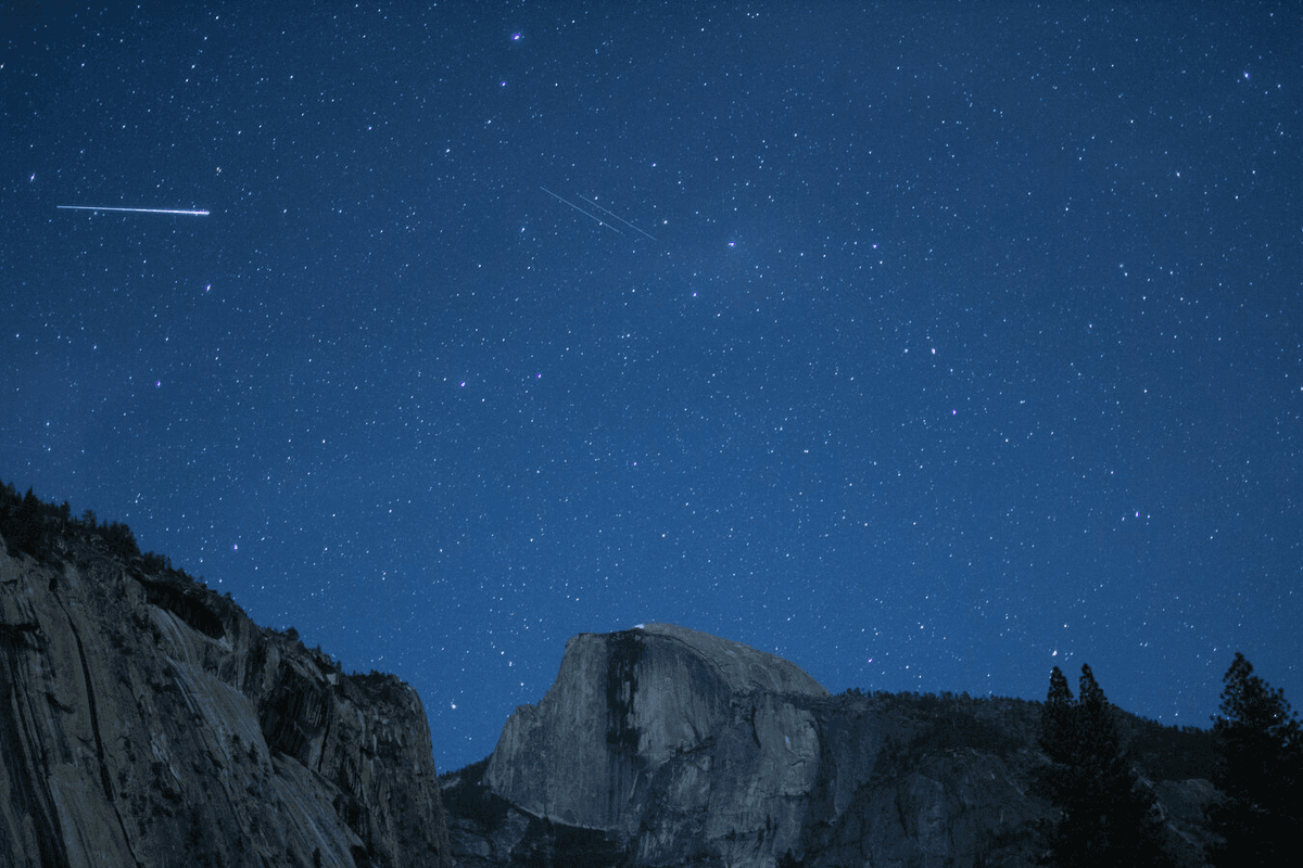 Головне зоряне шоу травня: коли українцям дивитися на пік зорепаду