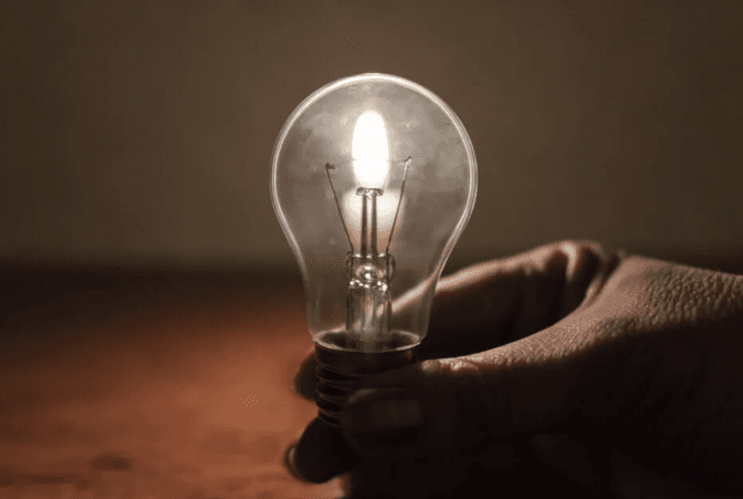 Графіки відключень світла на Львівщині 6 грудня