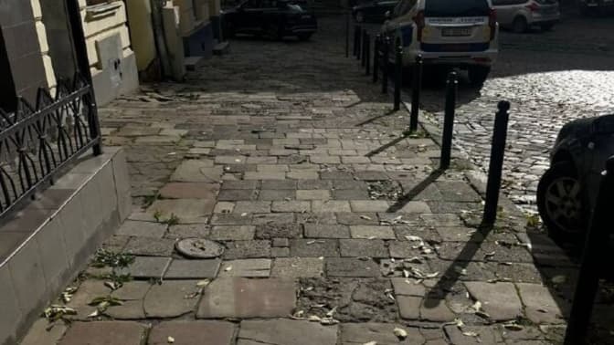 У Львові ремонтують аварійну ділянку в Галицькому районі: доки триватимуть роботи