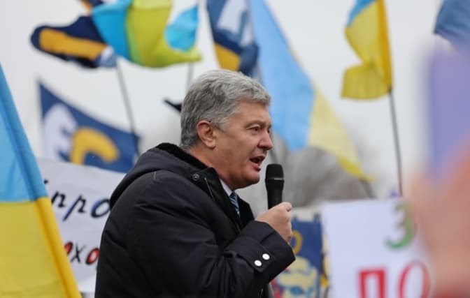 Порошенко повернувся в Україну. У Львові організовують мирний мітинг на його підтримку