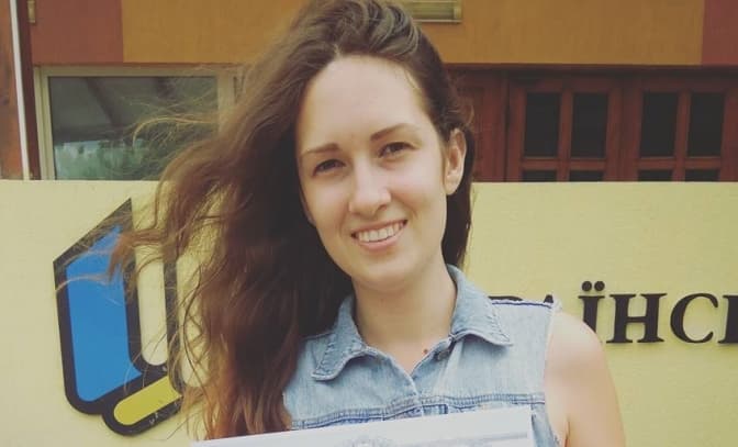 Львів'ян просять допомогти молодій дівчині, яка втратила слух. Як долучитись