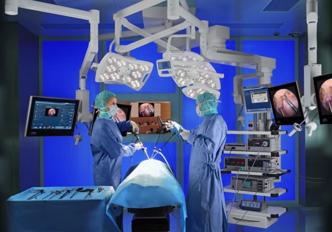 Львівській дитячій лікарні подарували апарат для операцій на мозку