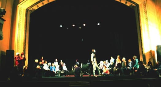 У Львові представлять оперу із переселенцями та людьми похилого віку у головних ролях