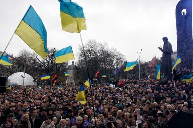 Увечері у Львові окремі маршрути громадського транспорту курсуватимуть із затримками