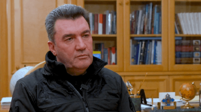 Найближчі місяці можуть бути вирішальними у війні, – Данілов