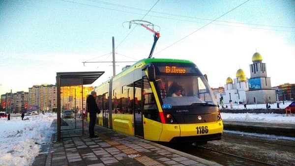 Через відсутність електрики трамваї та тролейбуси у Львові частково не курсують