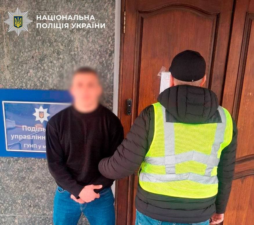 У Києві на Подолі затримали хулігана, який намагався зірвати кінофестиваль