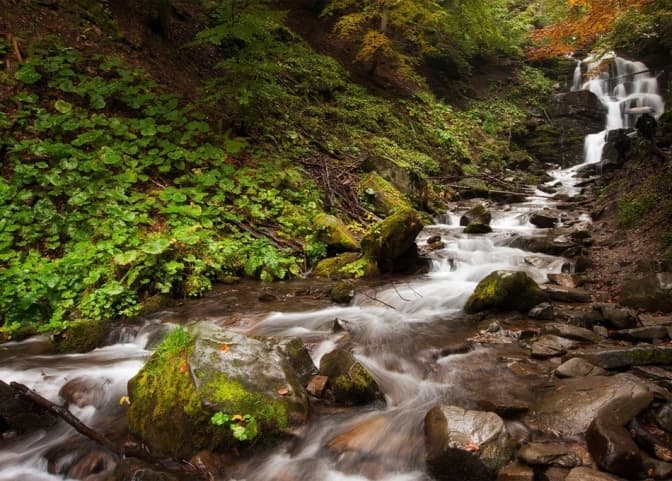 Куди поїхати на вихідні зі Львова: мальовничий водограй на Закарпатті