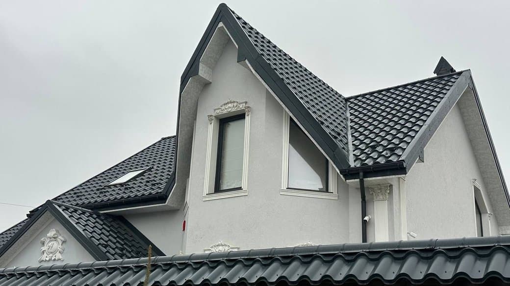 Голова Нацполіції прокоментував влучання дрона у приватний будинок біля Львова