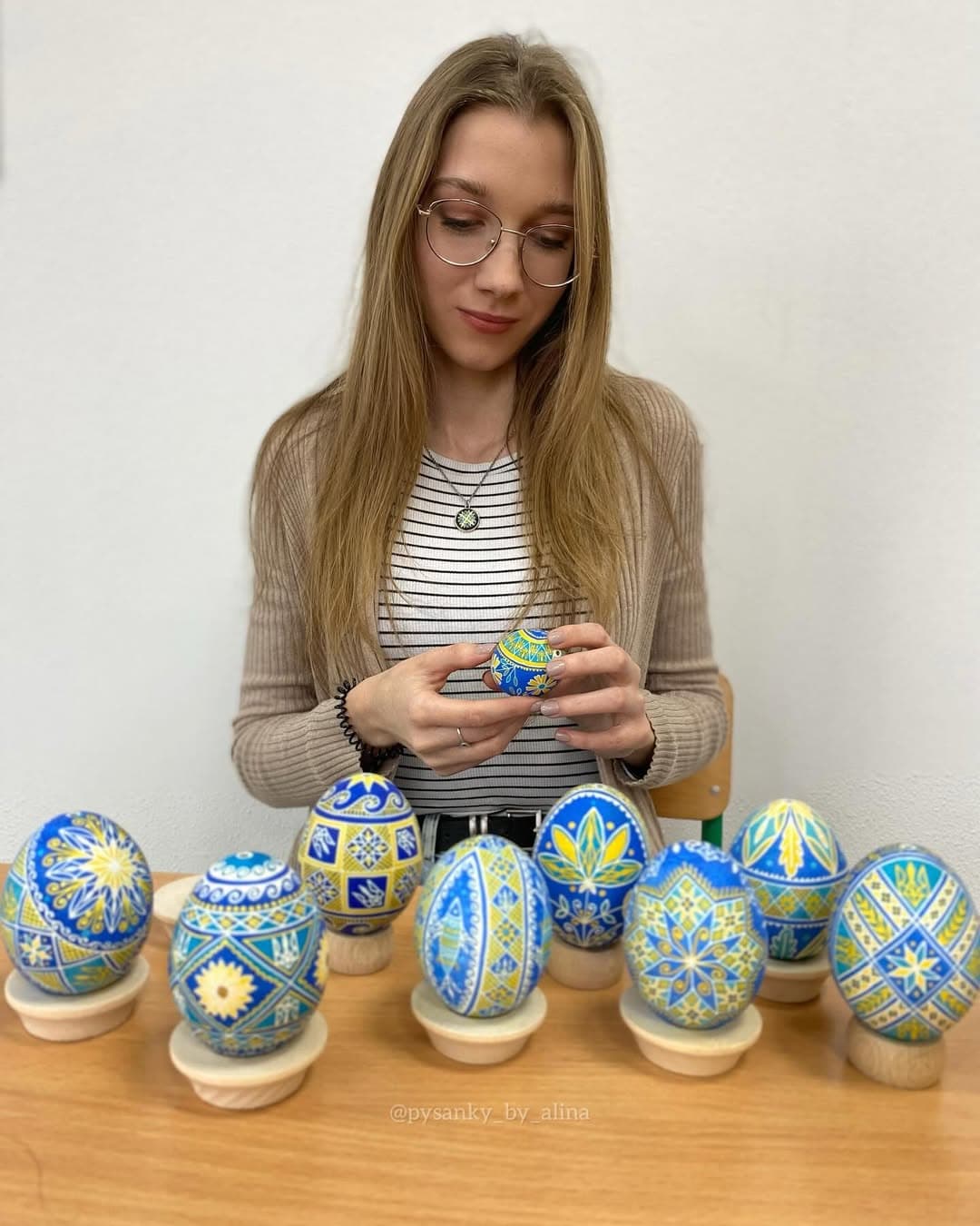 Аліна Лесична і її патріотичні писанки