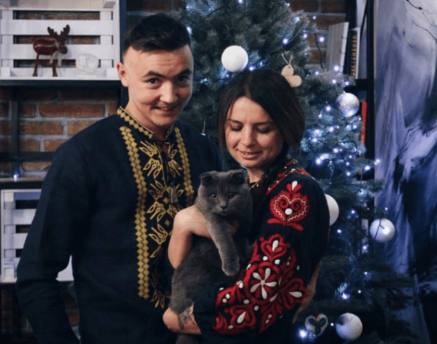 Різдвяні світлини: львів’яни публікують у соцмережах фото у вишиванках