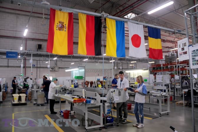 Як працює підприємство, яке повертає промислову культуру на Львівщину